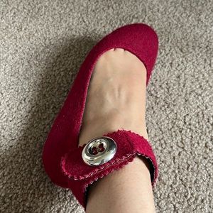 Super cute burgundy flats penny loves Kenny size 6